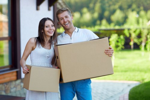 Packing, transport, and local moving services in Edgware
