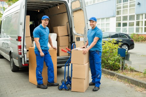 Practical storage unit solutions near Edgware for flexible needs